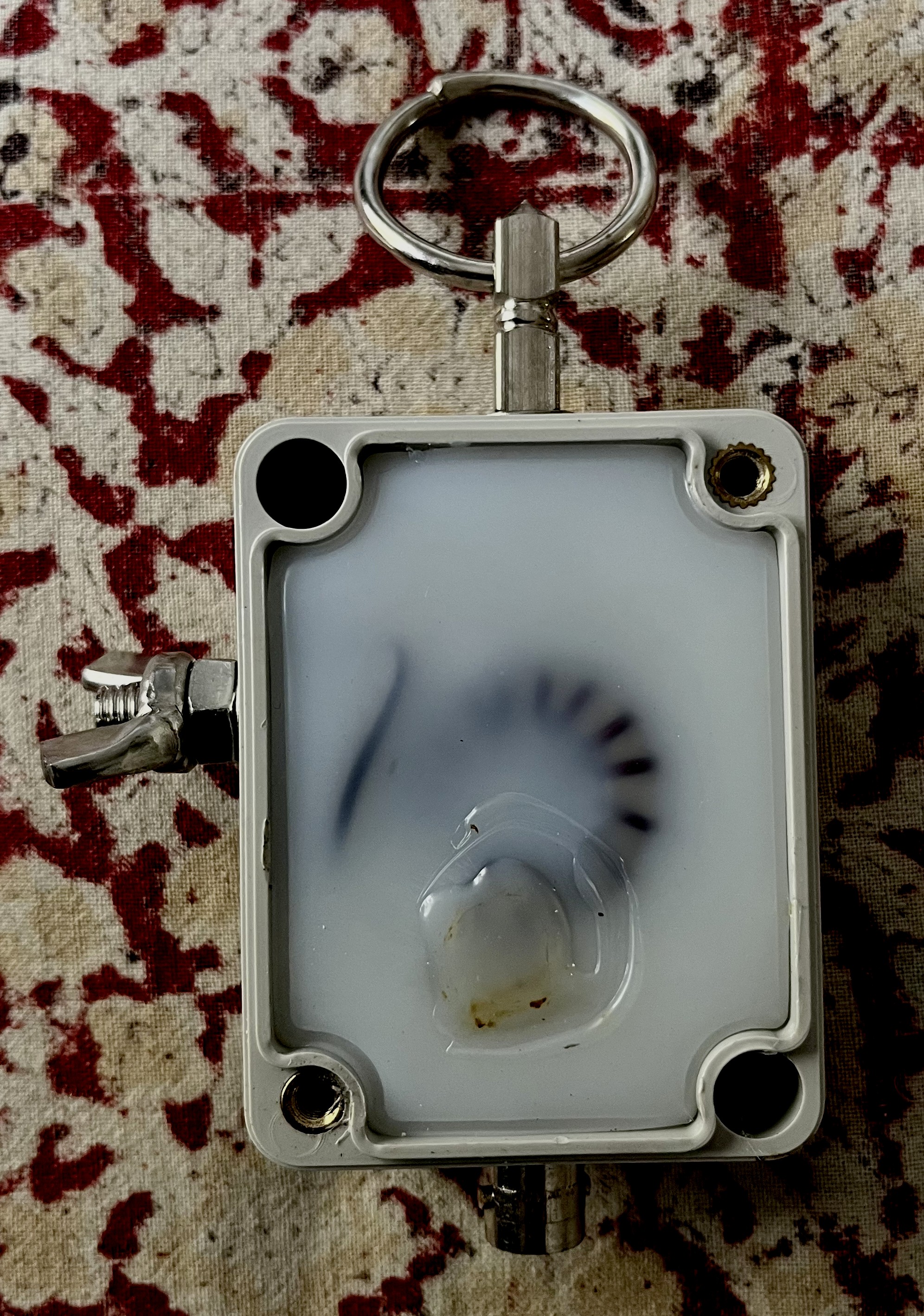 Figure 2: A photo of the internals of the 49:1 balun